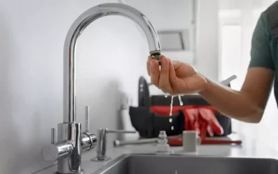 Como desentupir canos de esgoto sem danificar a tubulação?