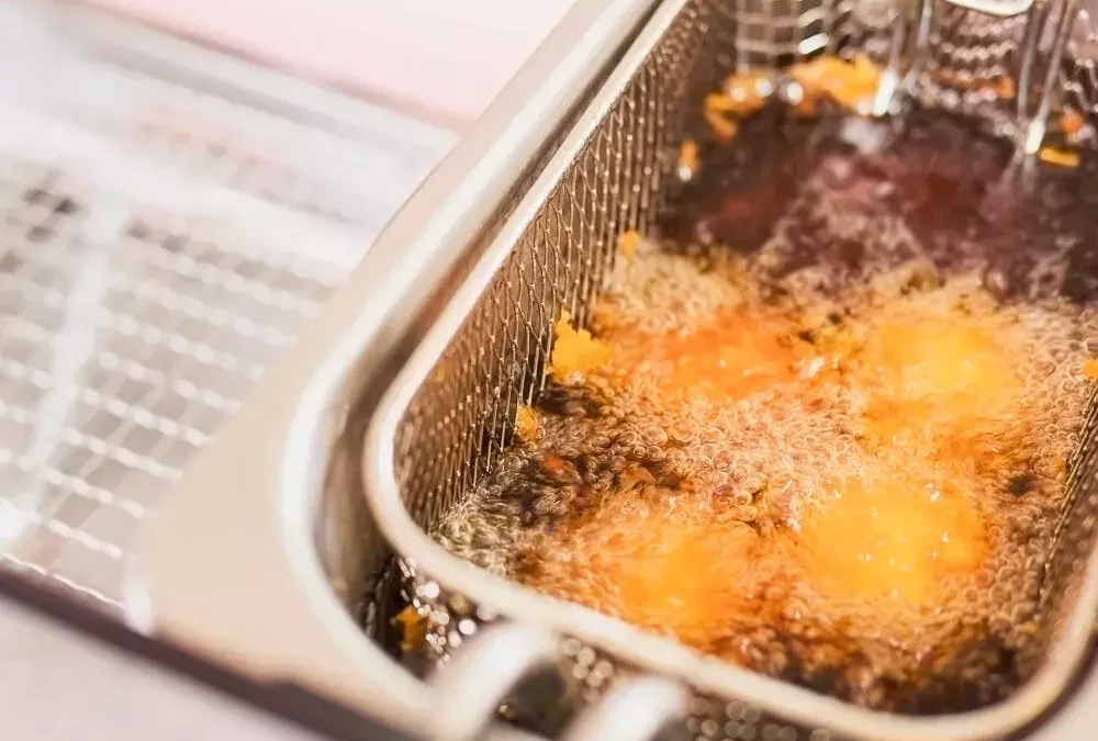 Desentupimento de caixas de gordura: por que é essencial para restaurantes e residências